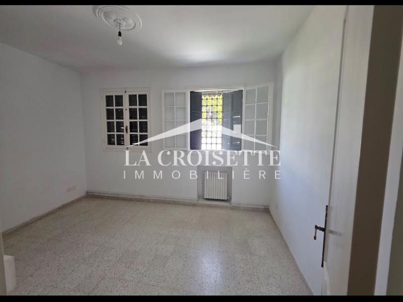 Villa S+4 avec jardin à La Marsa